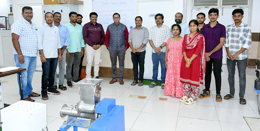 Laboratory Visit by Prof. Chandra Sekhar Sarma from IIT Hyderabad, 2025
